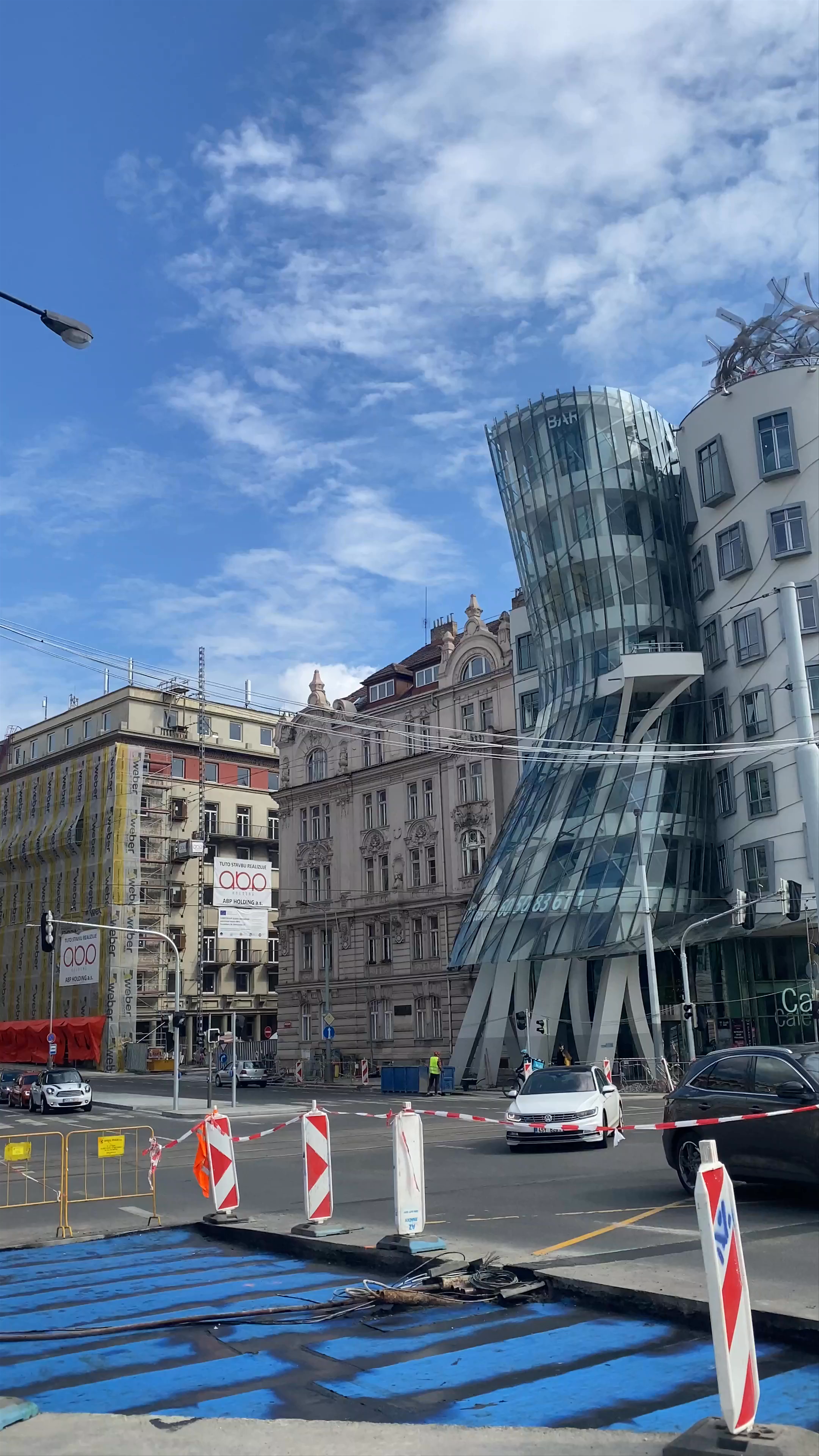 Casa Danzante: Prague’s Iconic Dancing Building in New Town