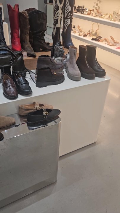 Steve Madden - Shoes - Shoe Stores Near Me - Sherman Oaks, California