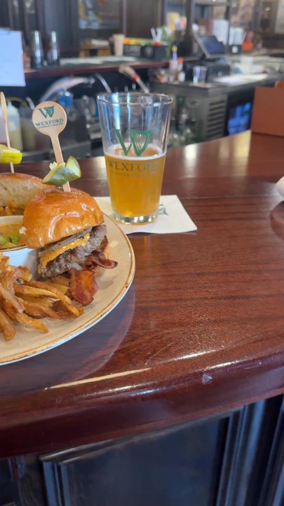 Wexford, Savannah's Irish Pub - Juicy Lucy - Irish Pub Near Me - Savannah, Georgia