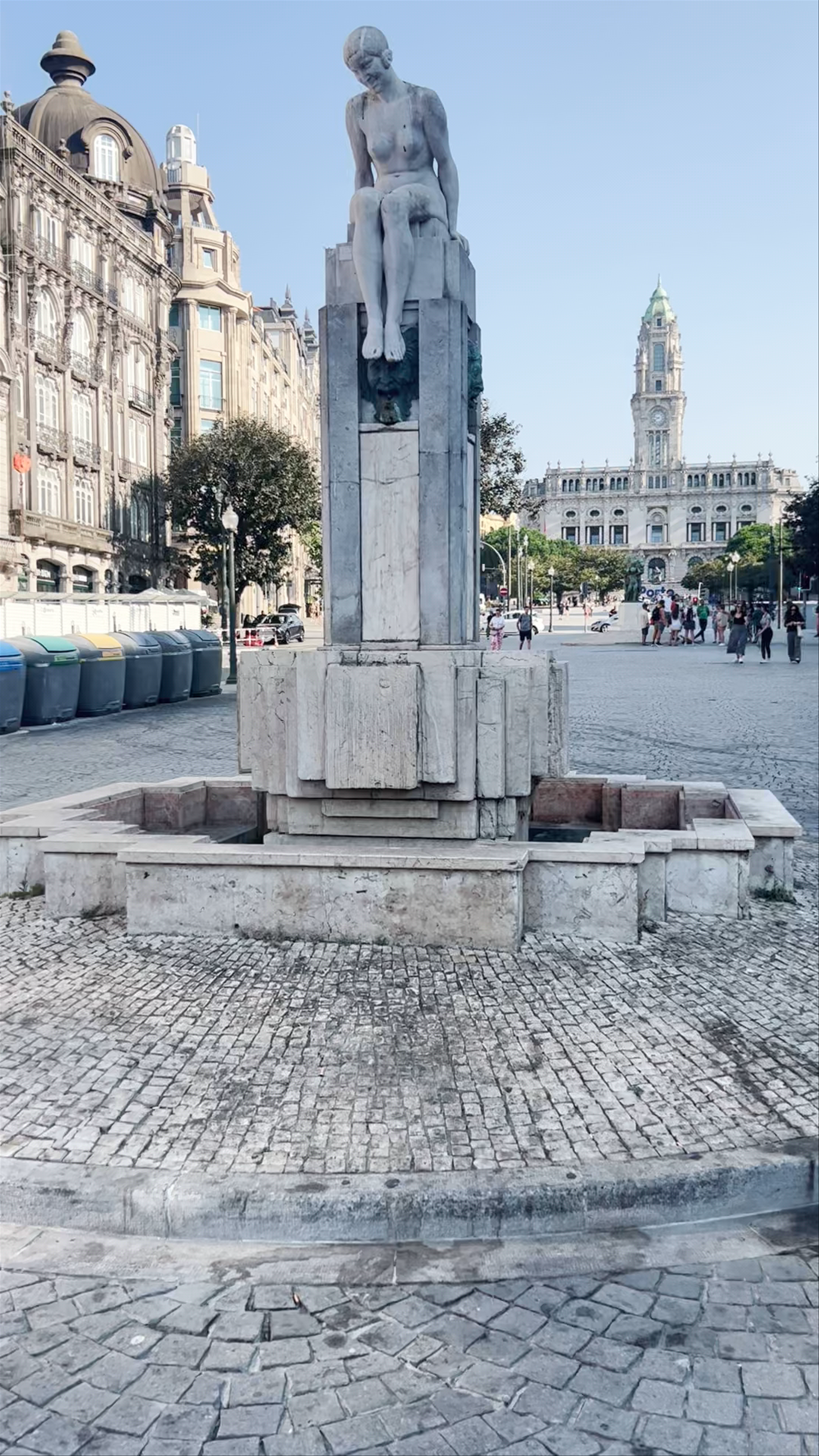 Fonte da Juventude Menina Nua