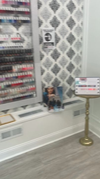 Dazzle Nails - Nail Salons Near Me - Evanston, Illinois