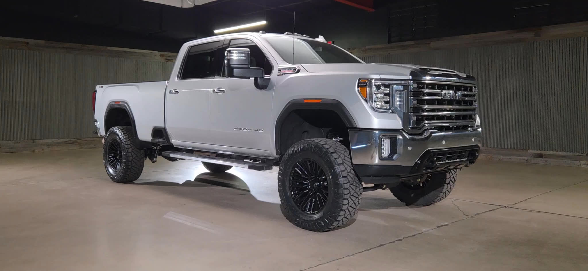 Lifted Trucks - #T33969 - 2022 GMC Sierra 2500HD SLT Crew Cab
