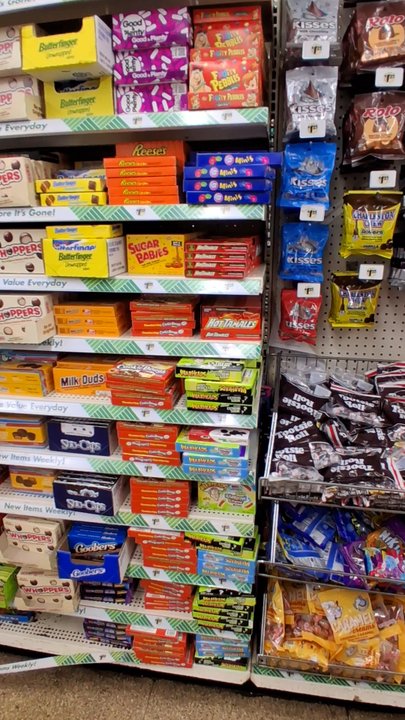 Dollar Tree - I want candy... - Discount Store Near Me - Lghthse Point, Florida