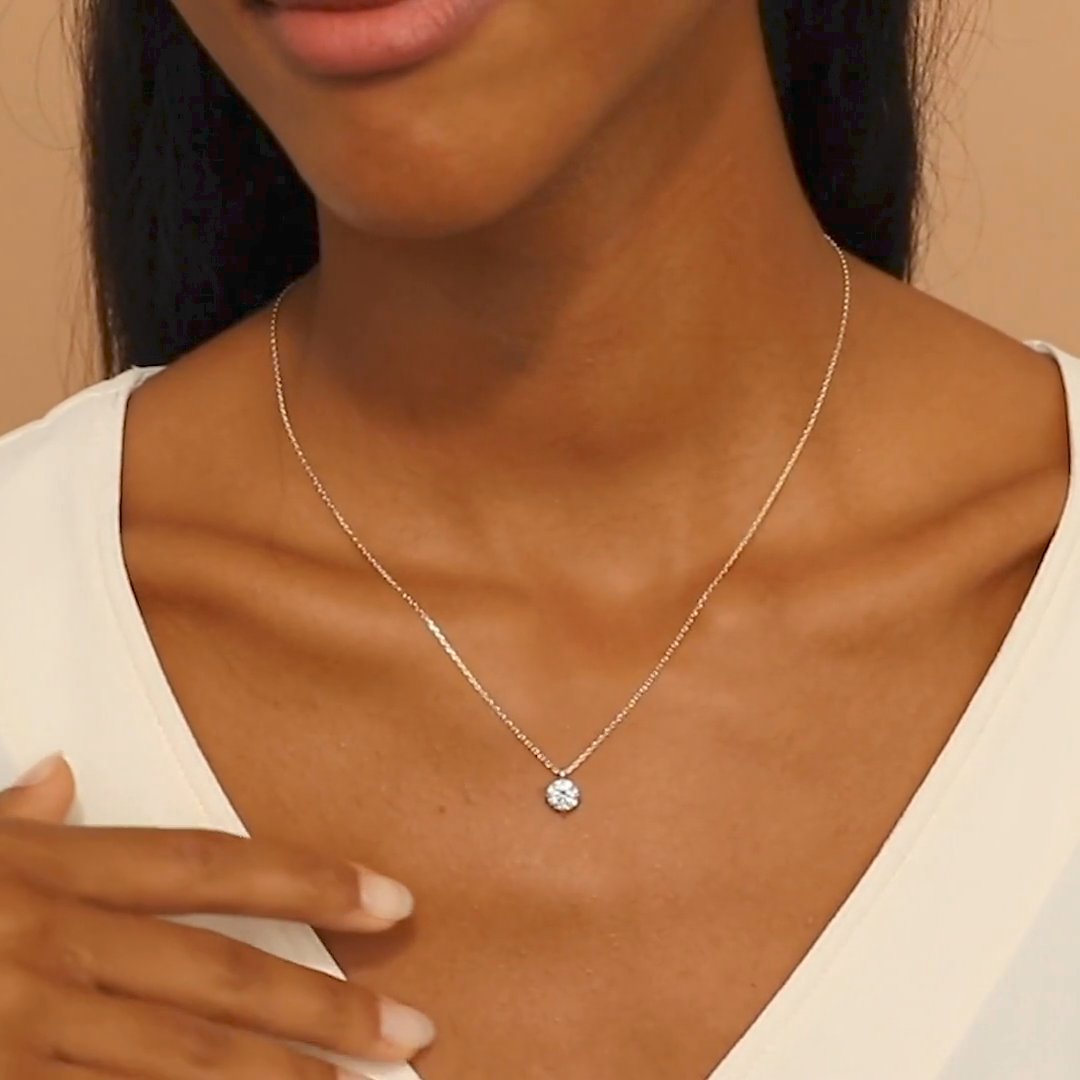 VRAI Solitaire Pendant | Round Brilliant | 14k | Yellow Gold | diamondColor: near-colorless | caratWeight: 0.50ct