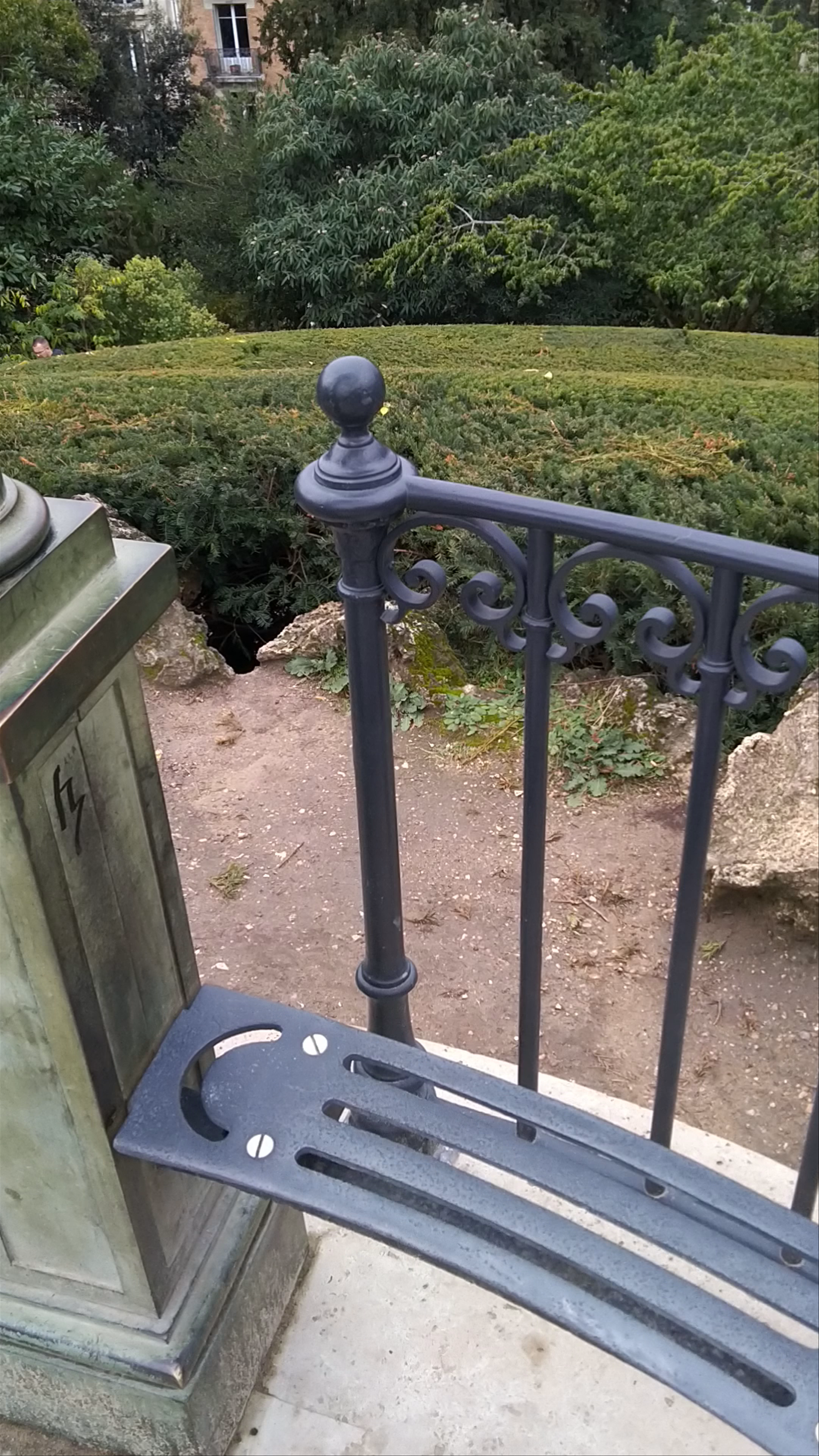 Gloriette de Buffon: Hidden Green Sanctuary in Paris