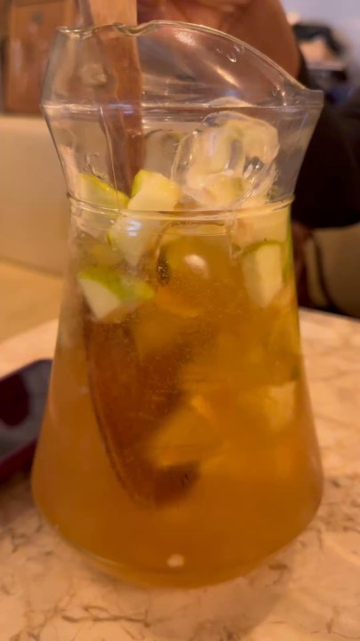 La Taverneta - Sangria Blanco - Mediterranean Near Me - Barcelona, B