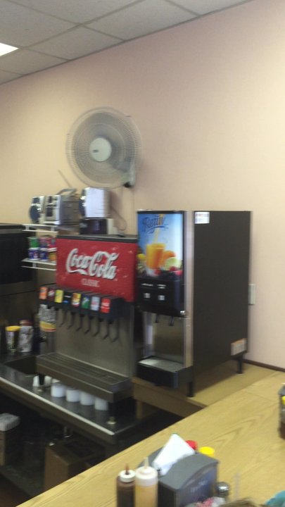 Country Kitchen - Strong "diner vibe" - American Near Me - Tallahassee, Florida