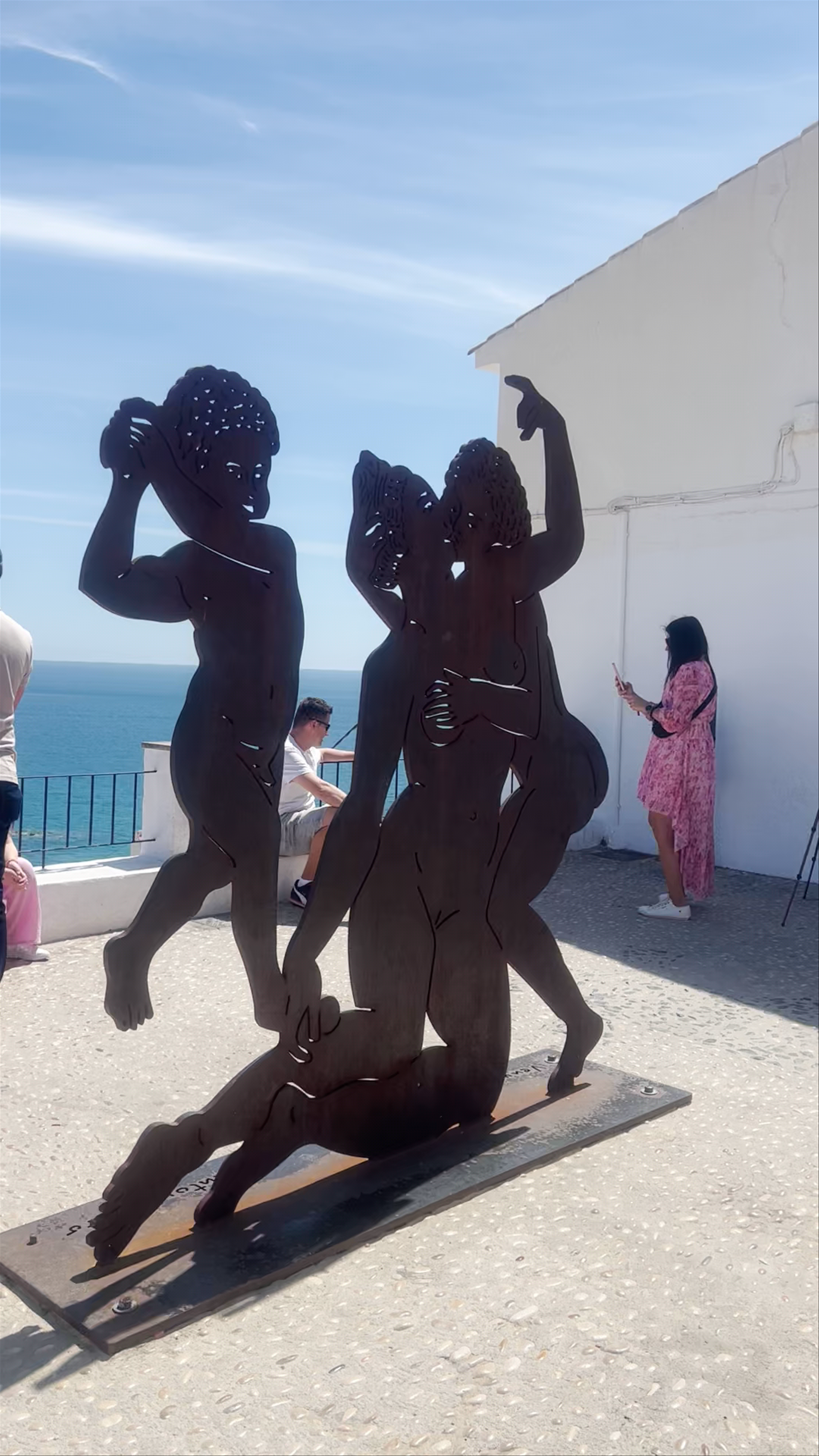 Sunlit Coastal Views and Art at Mirador Glorieta del Maño, Altea