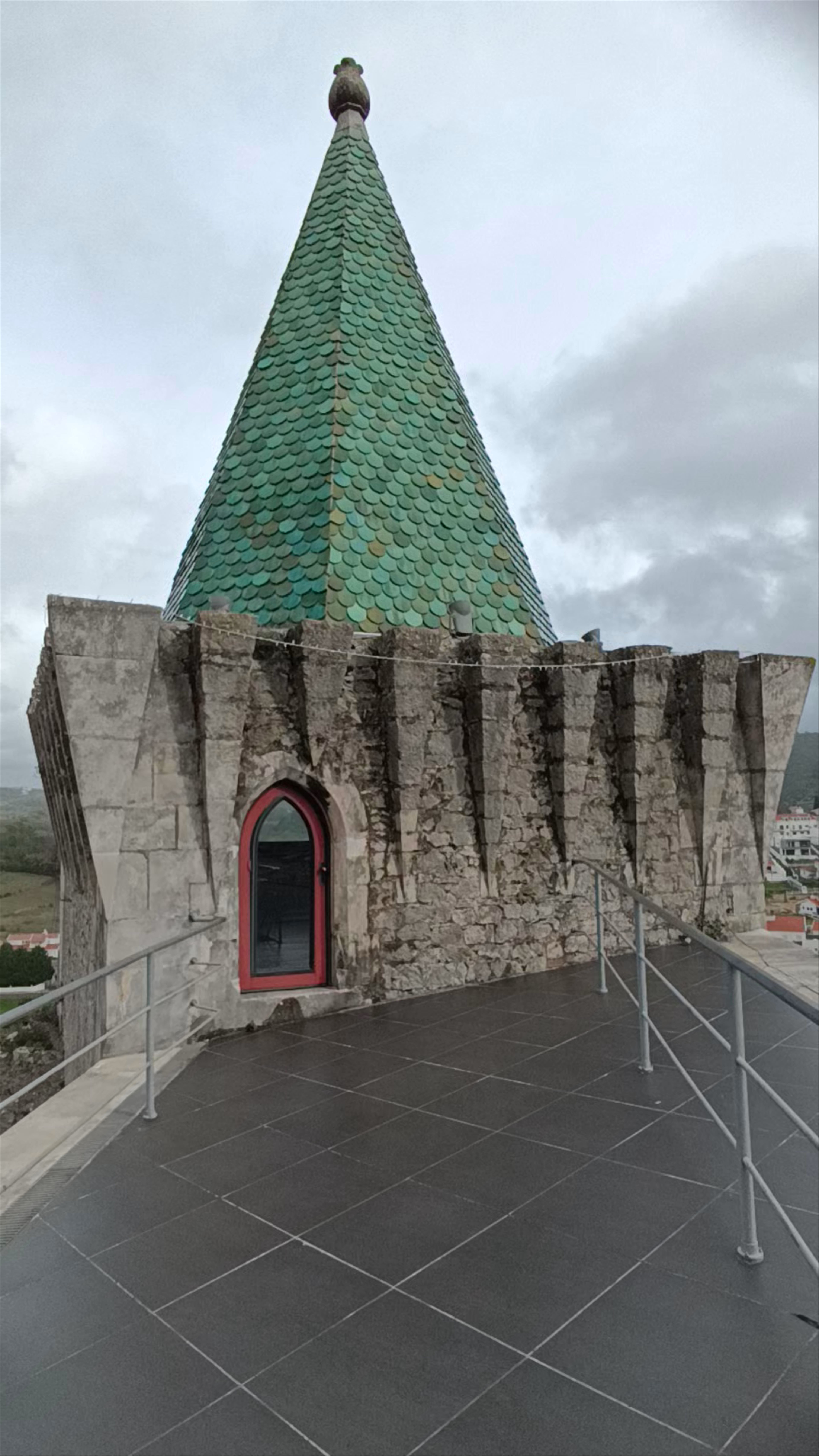 Castelo De Porto De Mós