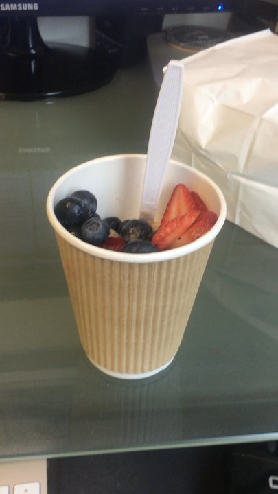 Shaky Alibi - $7?! For a cup of steal cut outs, bananas, strawberries and blueberries..yikes - Coffee & Tea Near Me - Los Angeles, California