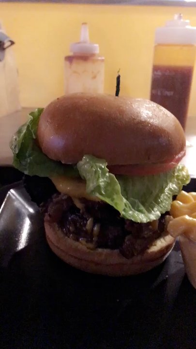 Captains BBQ - Cheeseburger with brisket, slider trio, and mac and cheese - Barbeque Near Me - Palm Coast, Florida