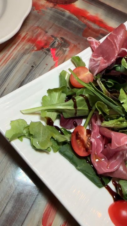 Cafe Mi Vitrola - Dance Clubs Near Me - Miami Lakes, Florida
