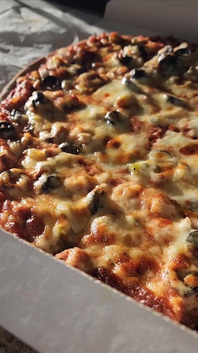 Dream's Pizza On The 9 - Follow  @LaVida_757 on instagram for more - Italian Near Me - Markham, Illinois