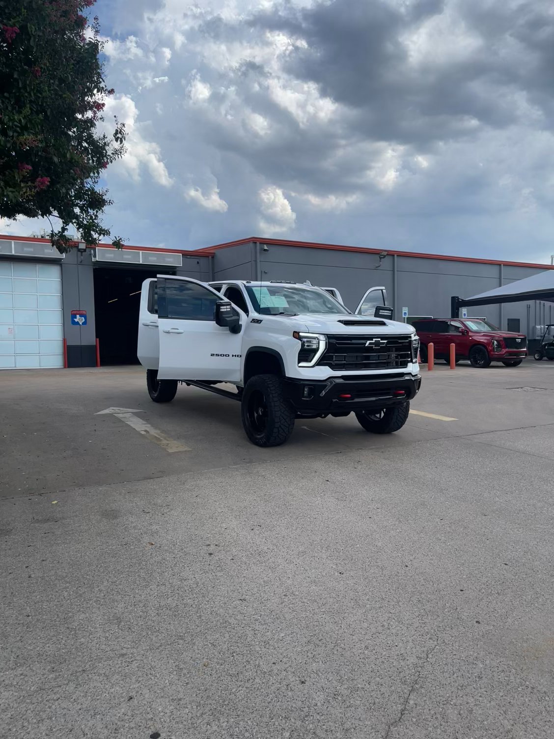 Lifted Trucks - #TX08422B - 2025 Chevrolet Silverado 2500HD LTZ Crew Cab