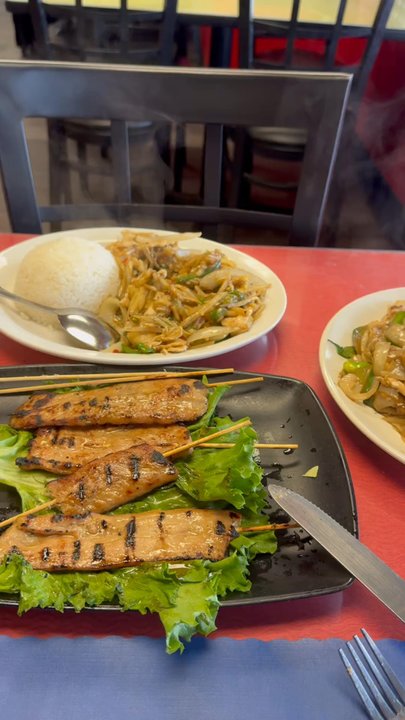 Pad Thai Restaurant - Be warned. Styrofoam box melting! - Thai Near Me - Clovis, California