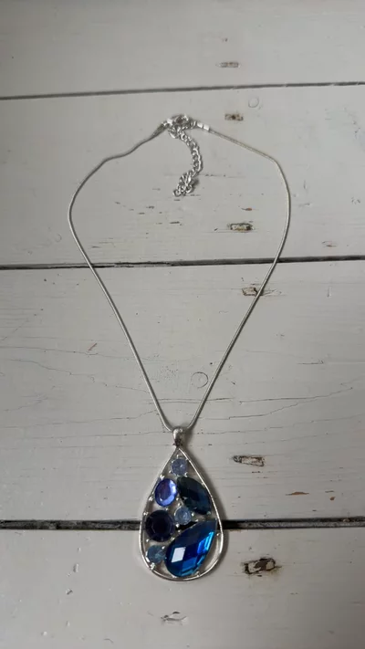 Necklace obraz 1
