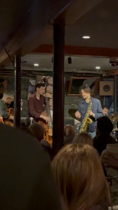 Video carousel 5 of 7 with ID r9I_ToMDL4aG6F87pbyoRQ for Smalls Jazz Club