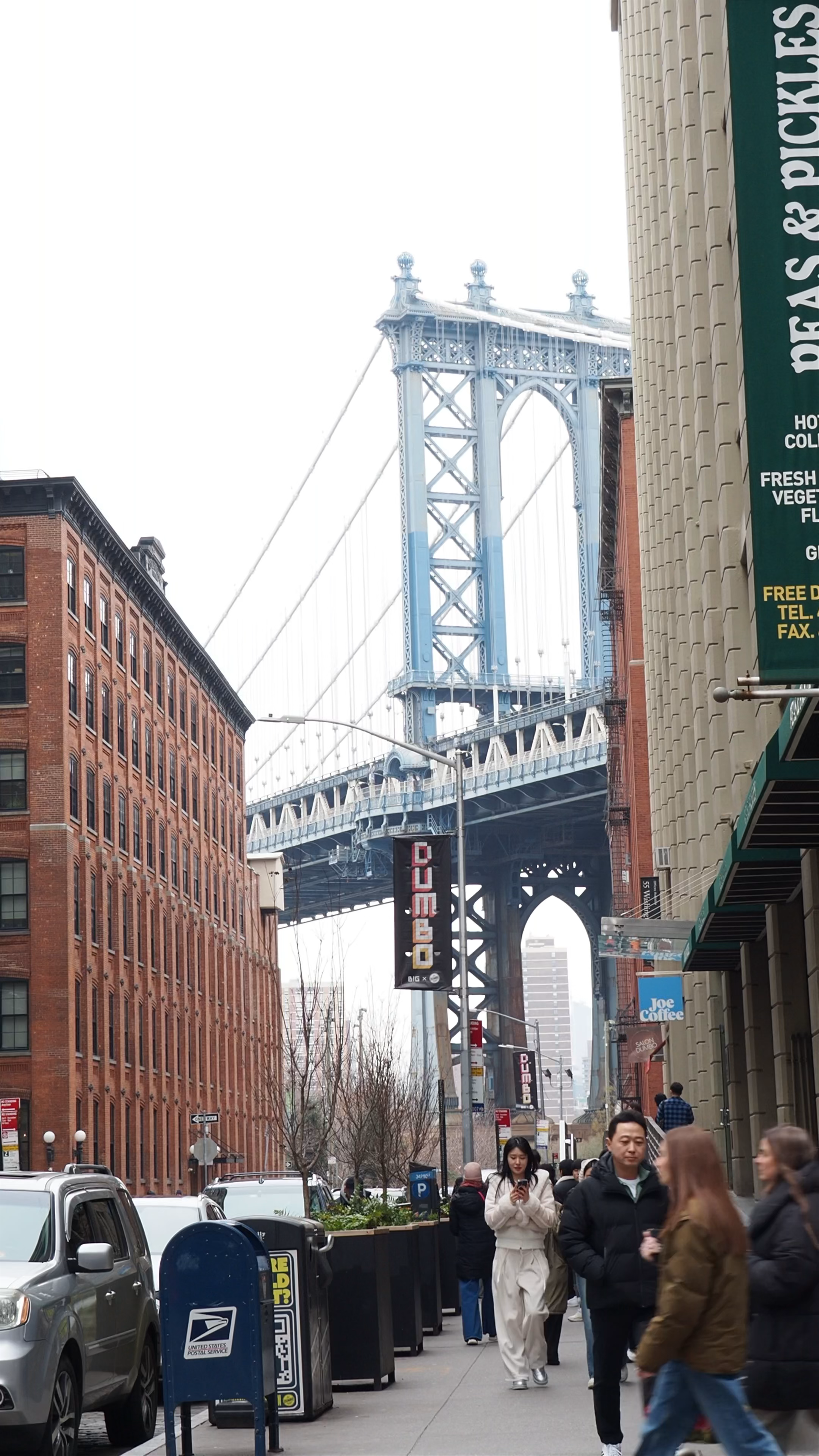 DUMBO - Iconic Manhattan Bridge View and Brooklyn Street Life