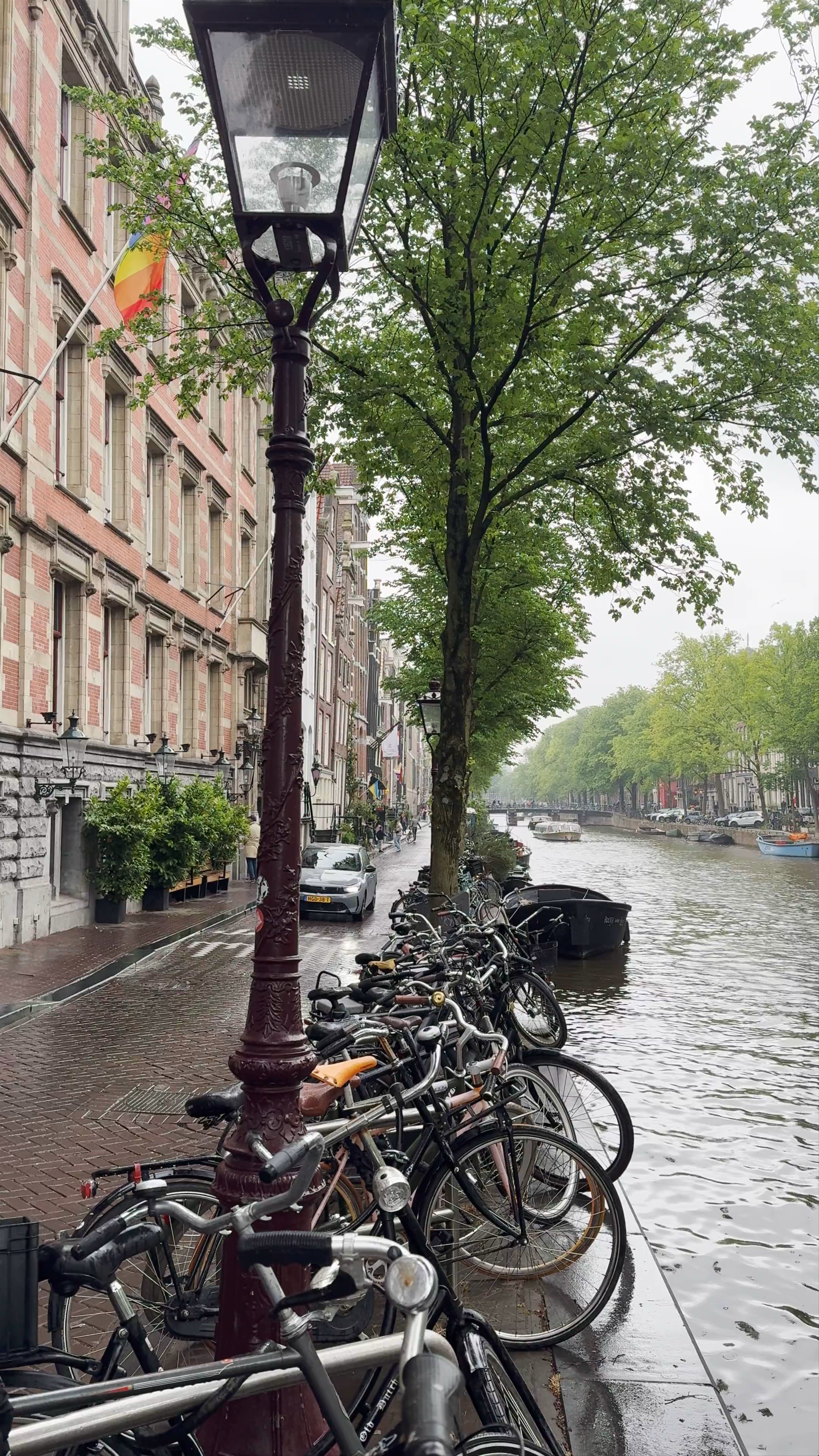 Romantic Canal Stroll in Amsterdam's Herengracht