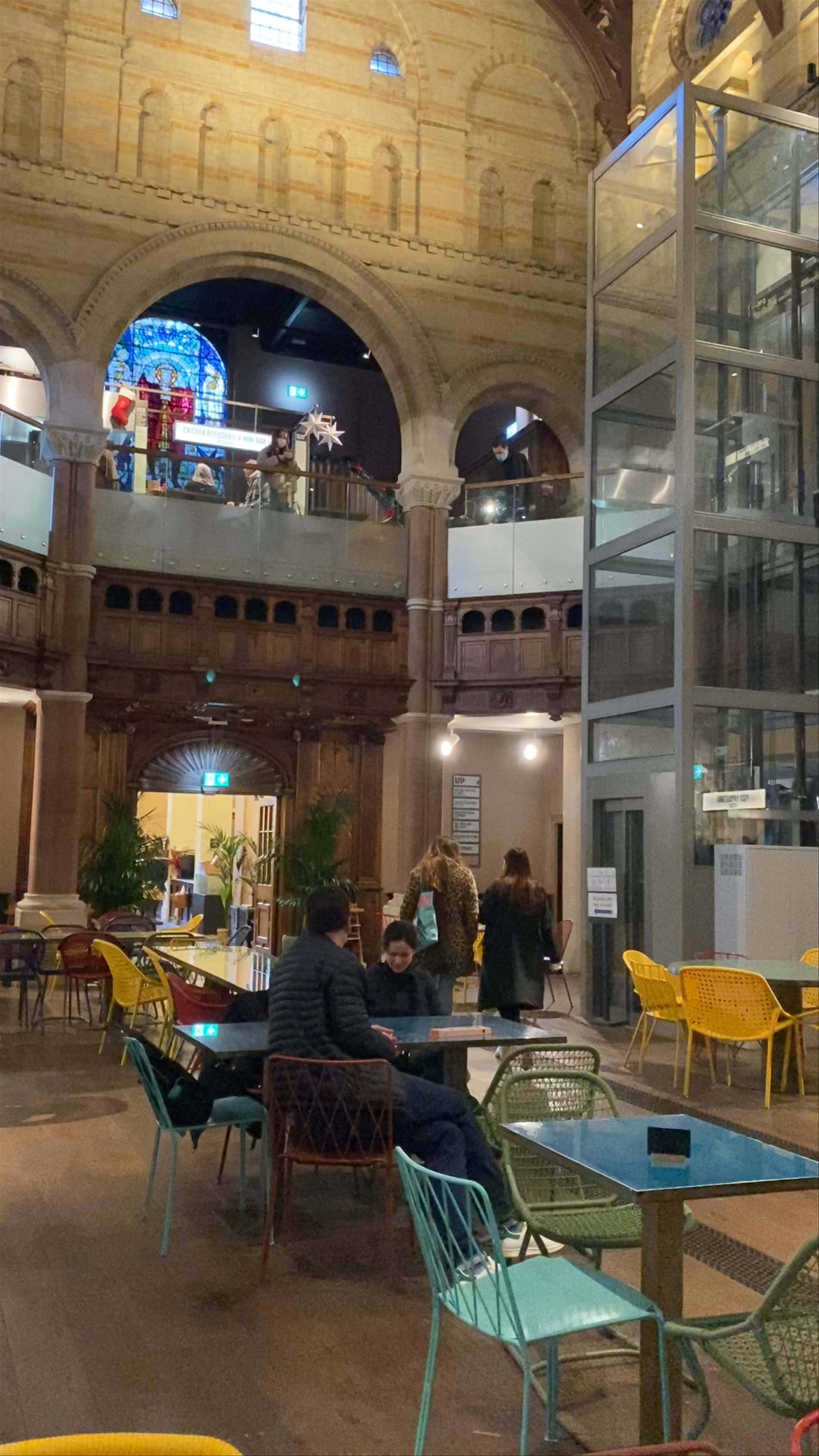 Mercato Mayfair: A Trendy Urban Oasis in London