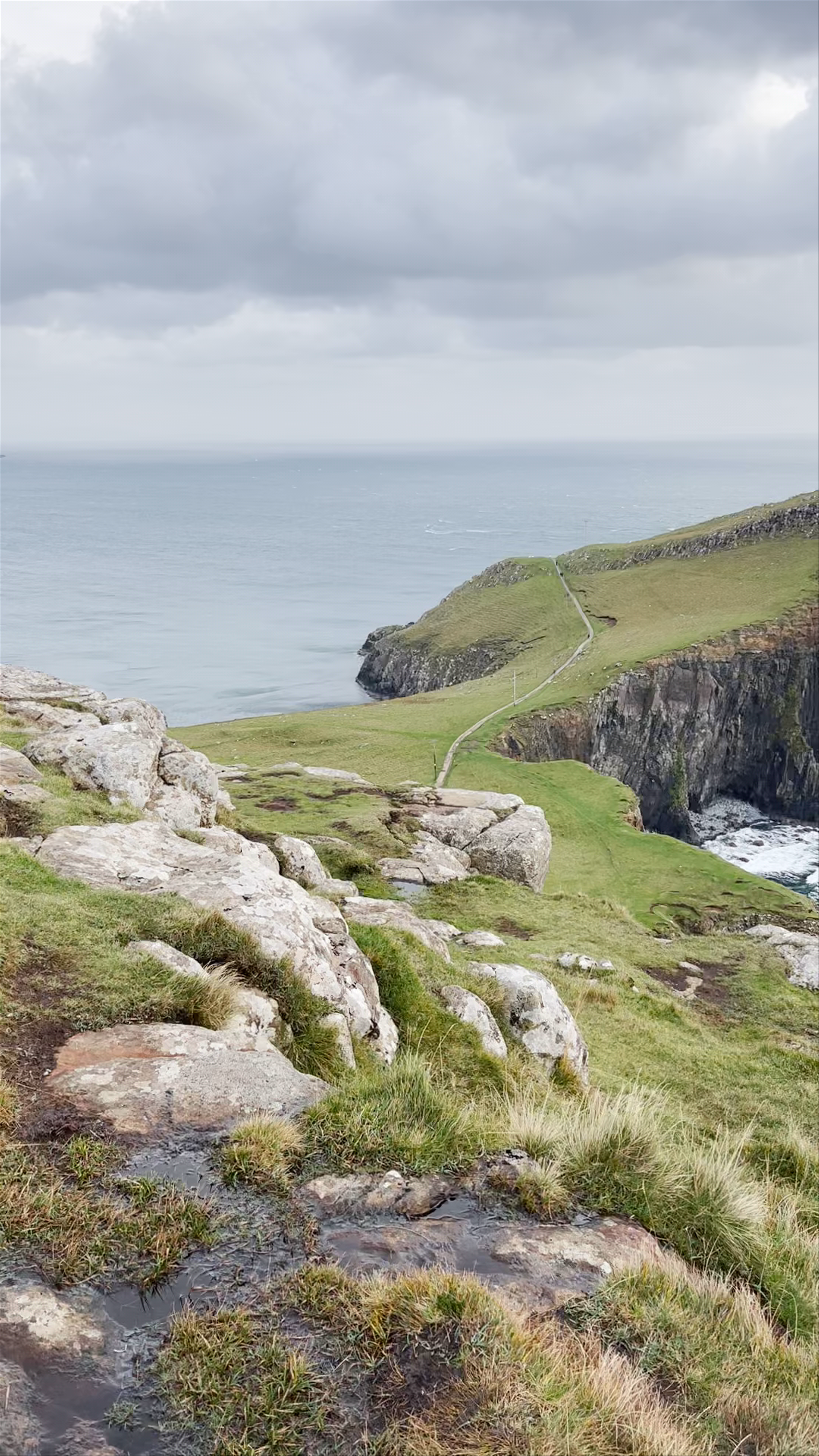 Neist Point Lighthouse: Majestic Cliffs of Isle of Skye