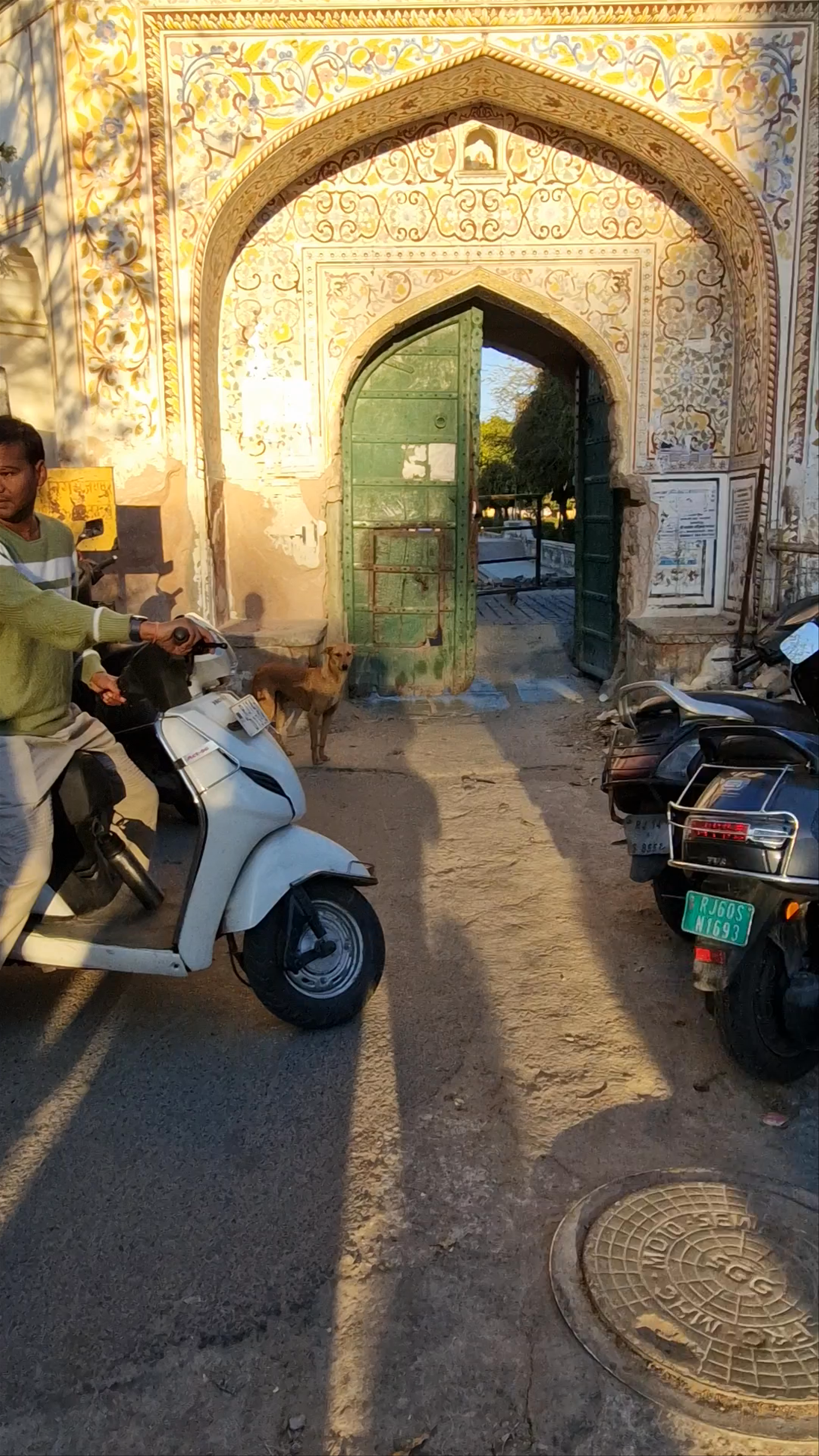 Exploring the Historic Jai Niwas Garden Entrance in Jaipur