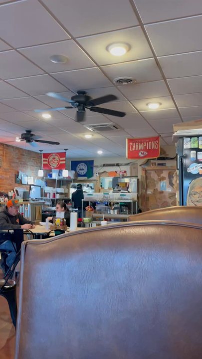 Chops BBQ and Catering - Inside - Barbeque Near Me - Smithville, Missouri