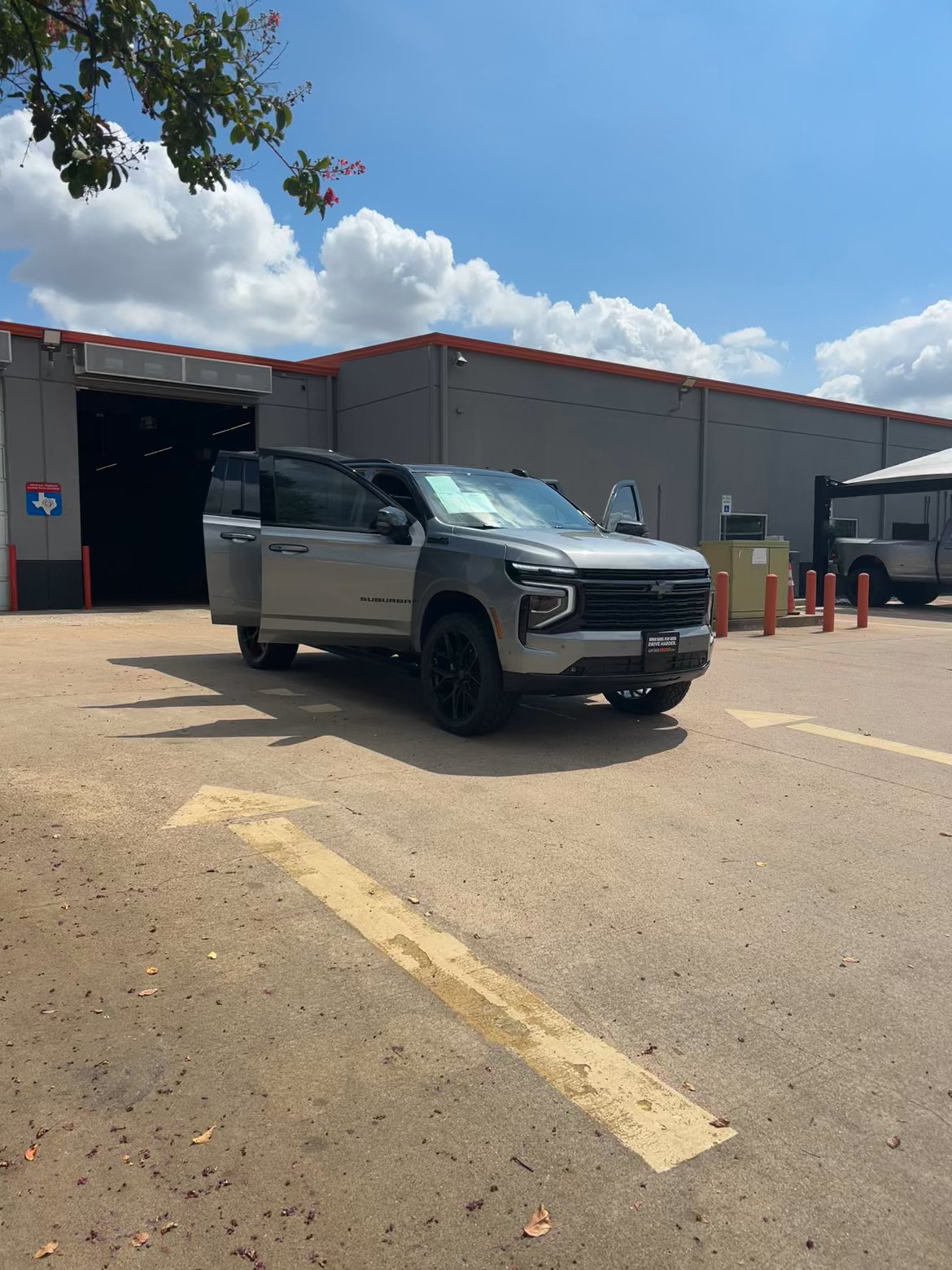 Lifted Trucks - #TX08997A - 2025 Chevrolet Suburban High Country