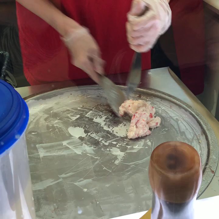 Ice Queen Ice Cream - He is making The Sweetheart. - Food Court Near Me - Elmhurst, New York
