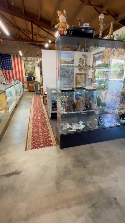 Rocky Hill Antique Collective - Antiques Near Me - Exeter, California