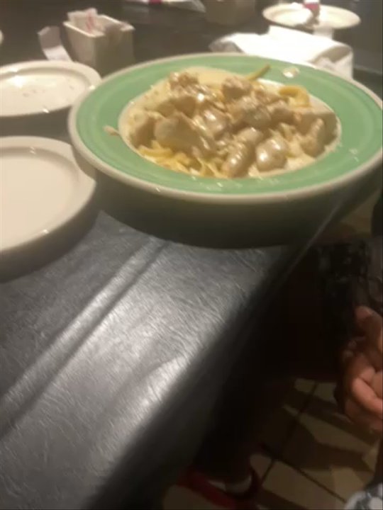 Napoli's Italian Restaurant - Party of 22.. the meals are coming out pretty fast - Italian Near Me - Chickasha, Oklahoma
