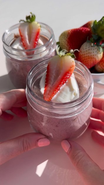 Strawberry Chia Mousse | alicelovesbreakfast