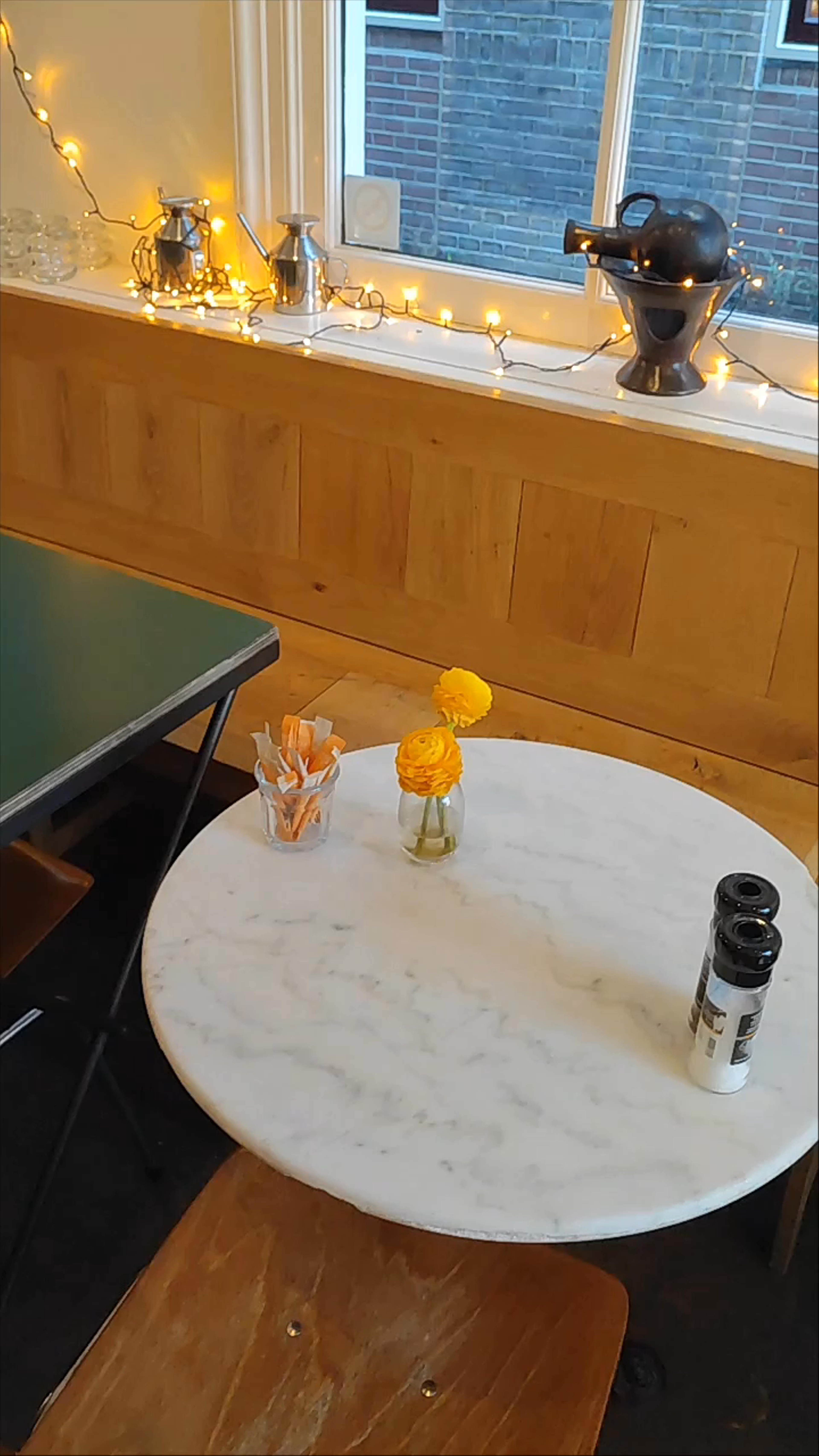Cozy and Charming Café Vibes at Ivy and Bros, Amsterdam