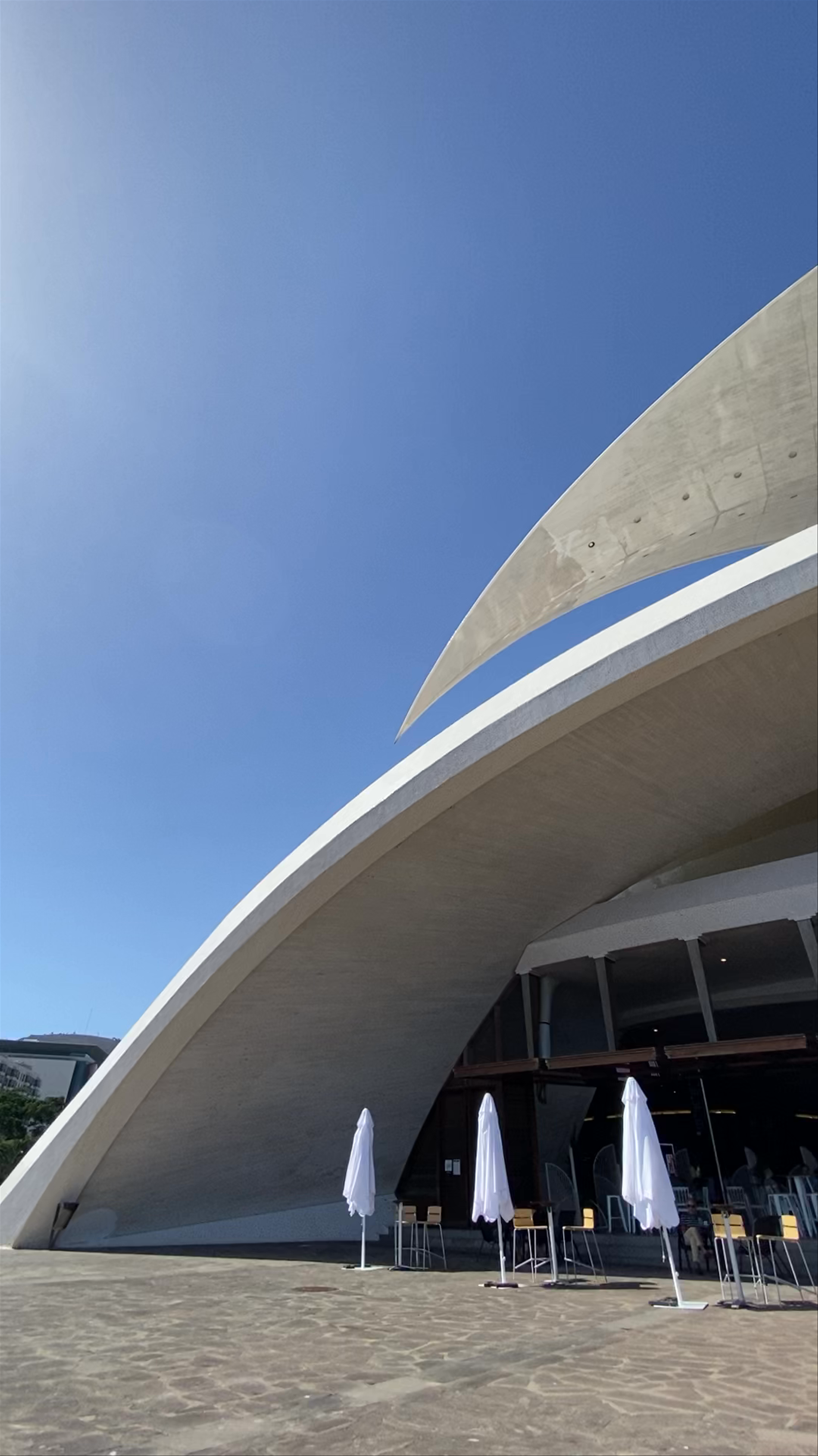 Auditorio de Tenerife: Architectural Marvel Under Clear Blue Skies