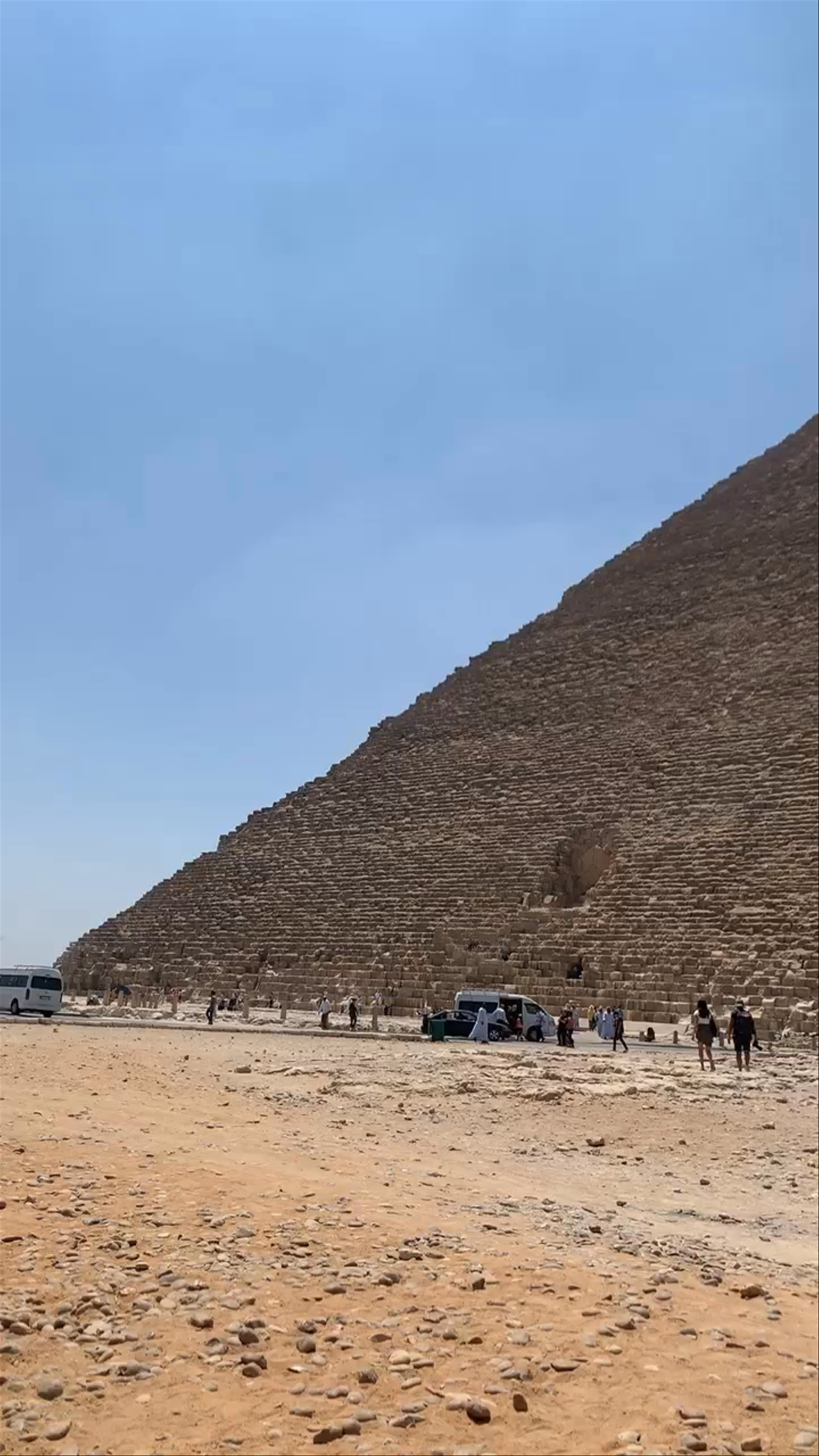 The Great Pyramid of Giza: Majestic Ancient Wonder in Egypt