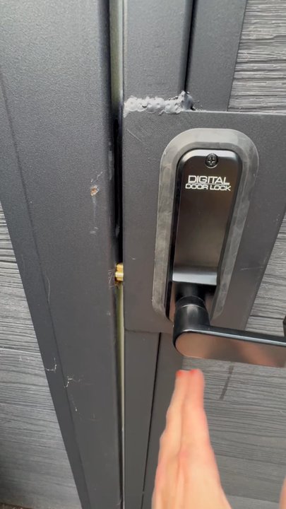 Bespoke Fence - Faulty keypad lock that cost hundreds of dollars - Fences & Gates Near Me - Chicago, Illinois