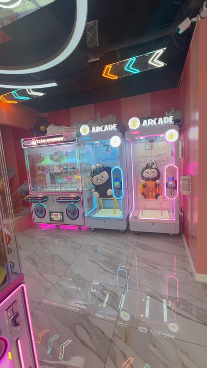 Claw Kingdom - Lots of claw game variety - Arcades Near Me - Honolulu, Hawaii