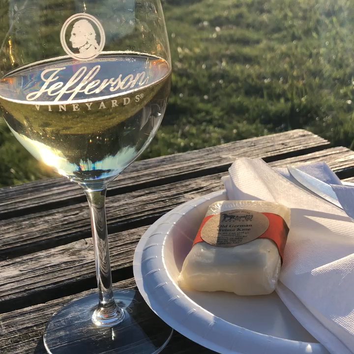 Jefferson Vineyards - Wine and cheese - Wineries Near Me - Charlottesville, Virginia