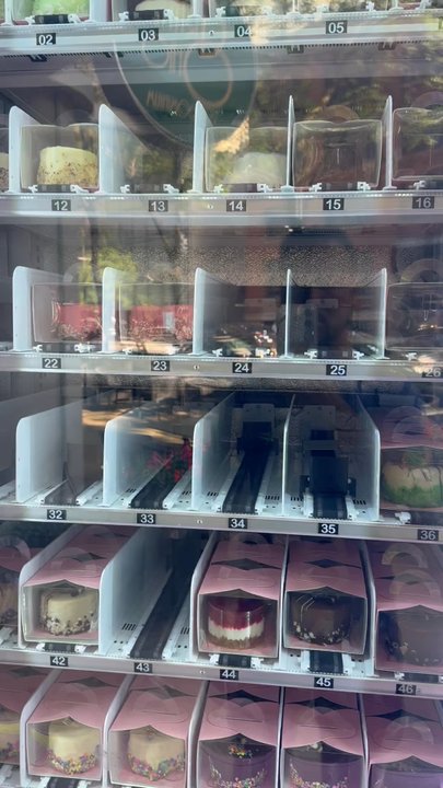 The Bakery Box - Desserts Near Me - Chicago, Illinois