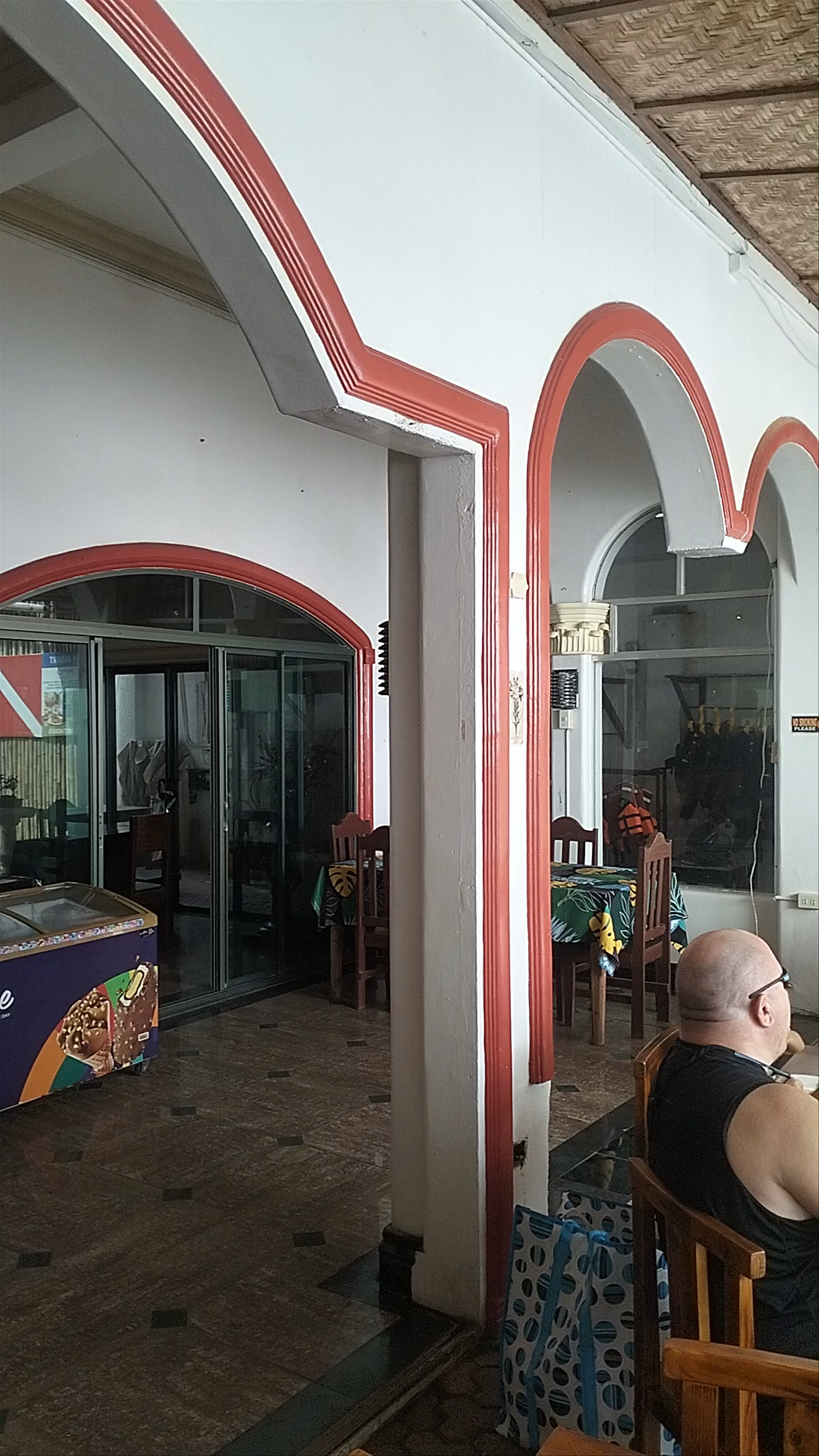 Gracey Dive Resort and Restaurant: Relaxed Tropical Ambiance in Dauin, Philippines