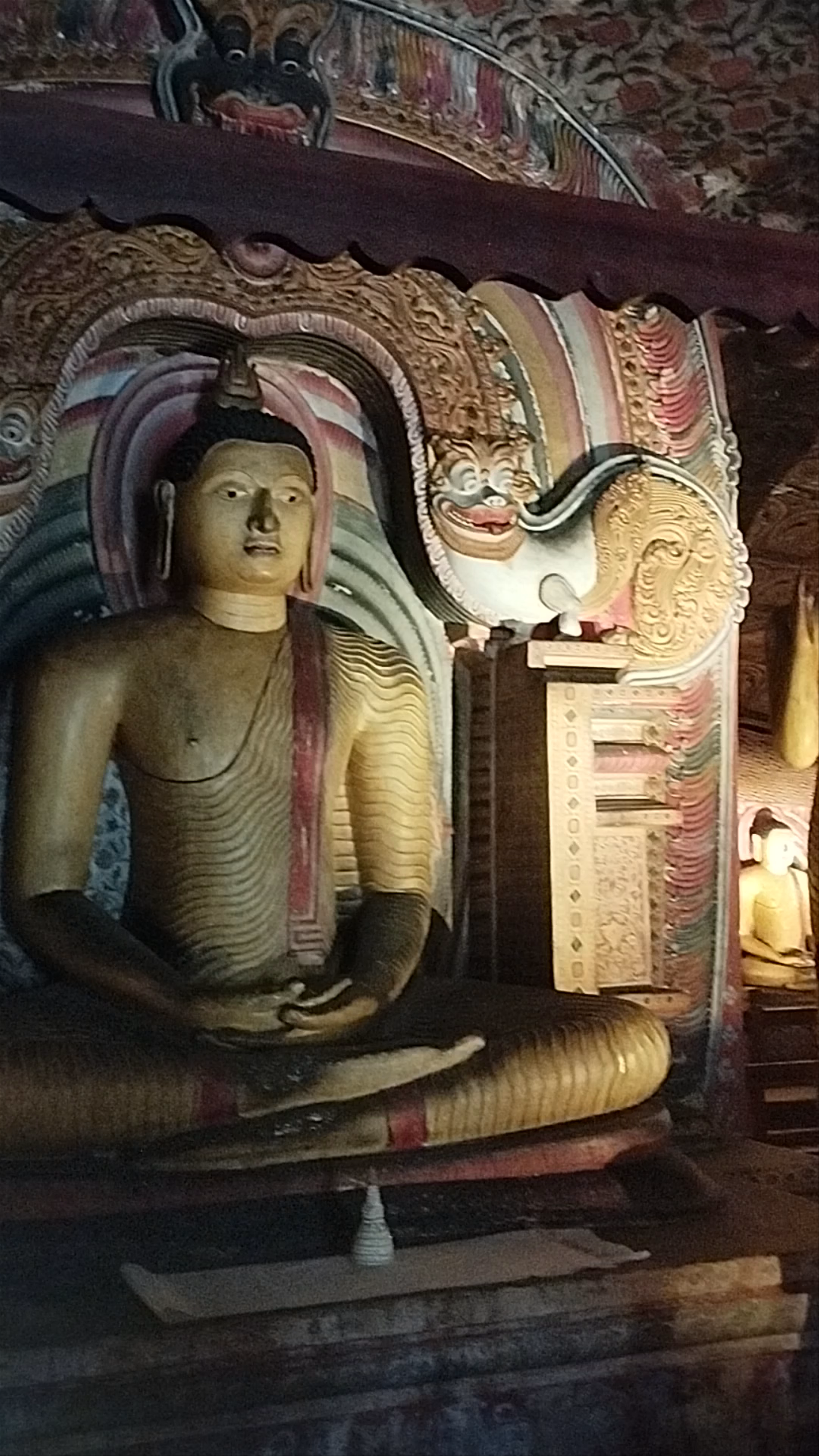 Rangiri Dambulu Rajamaha Viharaya: Awe-Inspiring Cave Temple in Dambulla, Sri Lanka