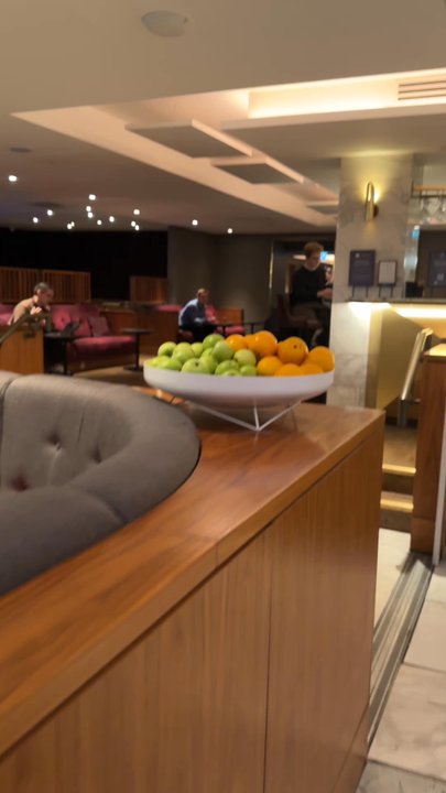 No.1 Gatwick Lounge - Lovely lounge space - Airport Lounges Near Me - Horley, WSX