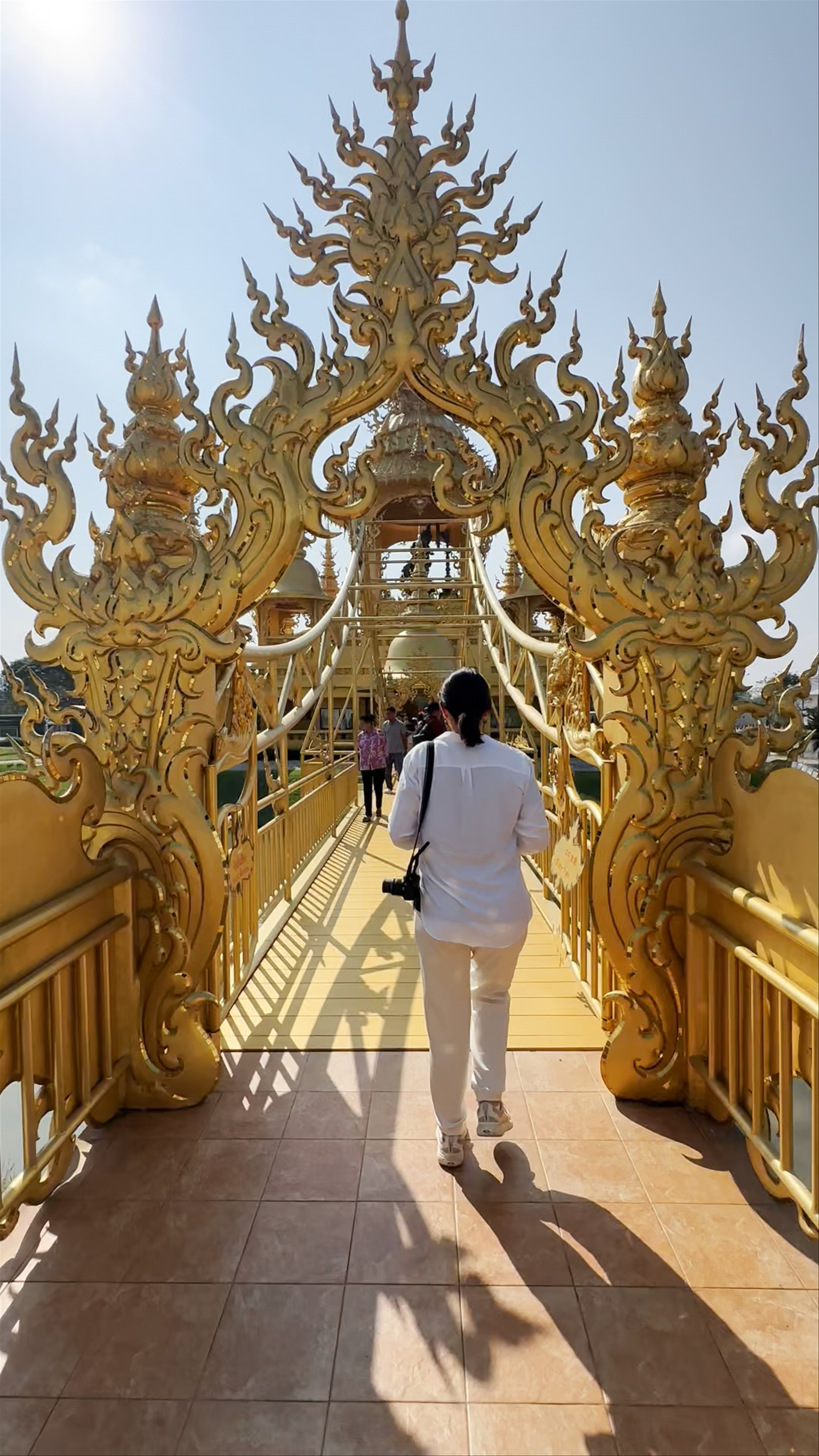 Templo de Oro: A Golden Spiritual Journey in Chiang Rai, Thailand
