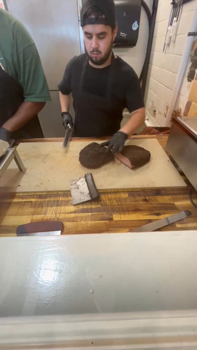 1701 BBQ - Slicing up greatness - Barbeque Near Me - Beaumont, Texas