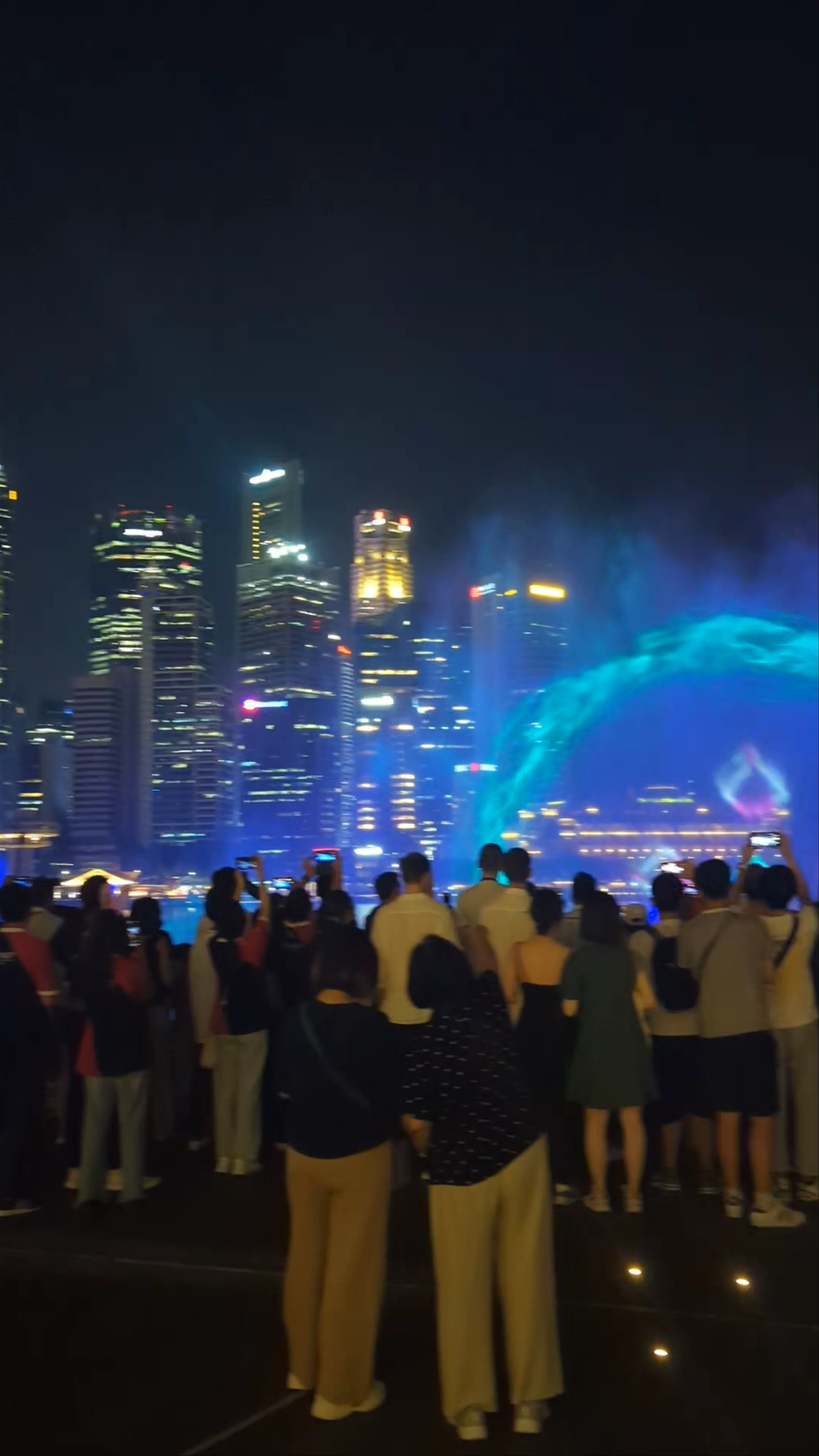 Bayfront Avenue, Spectra Light and Water Show