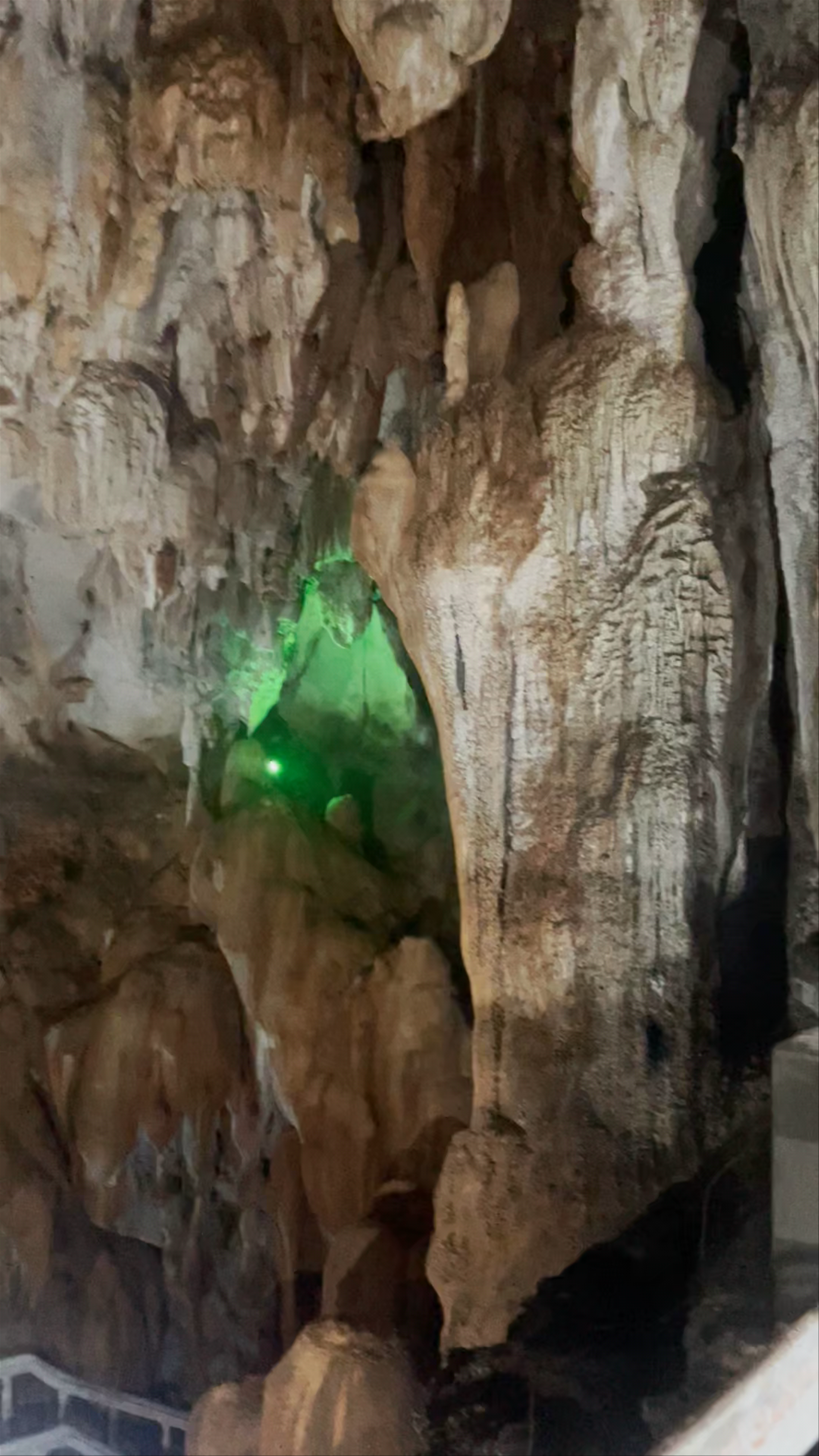 Exploring Tham Chang Cave: Mystical Limestone Wonders in Vang Vieng, Laos