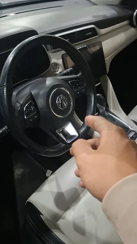 ام جي ZS LUX 2023