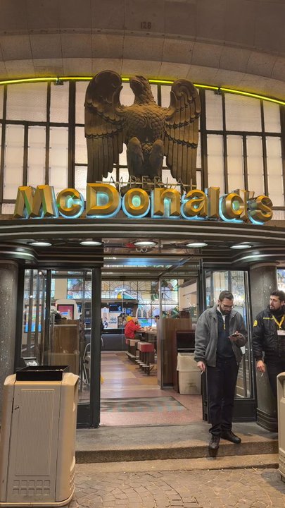 McDonald's - Burgers Near Me - Porto, 13