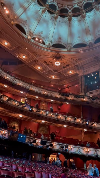 London Coliseum - Interior - Performing Arts Near Me - London, XGL