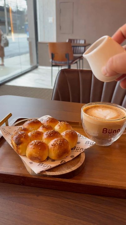 Bunn Cafe - Honeycomb with Spanish latte - Cafes Near Me - Staten Island, New York